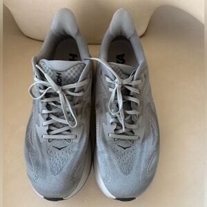 Hoka Clifton 10